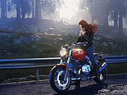 复古机车自然场景