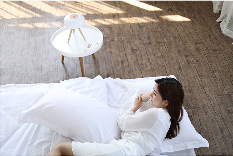 天猫精灵语音控制台灯 手势控制台灯 品牌：小猪会飞