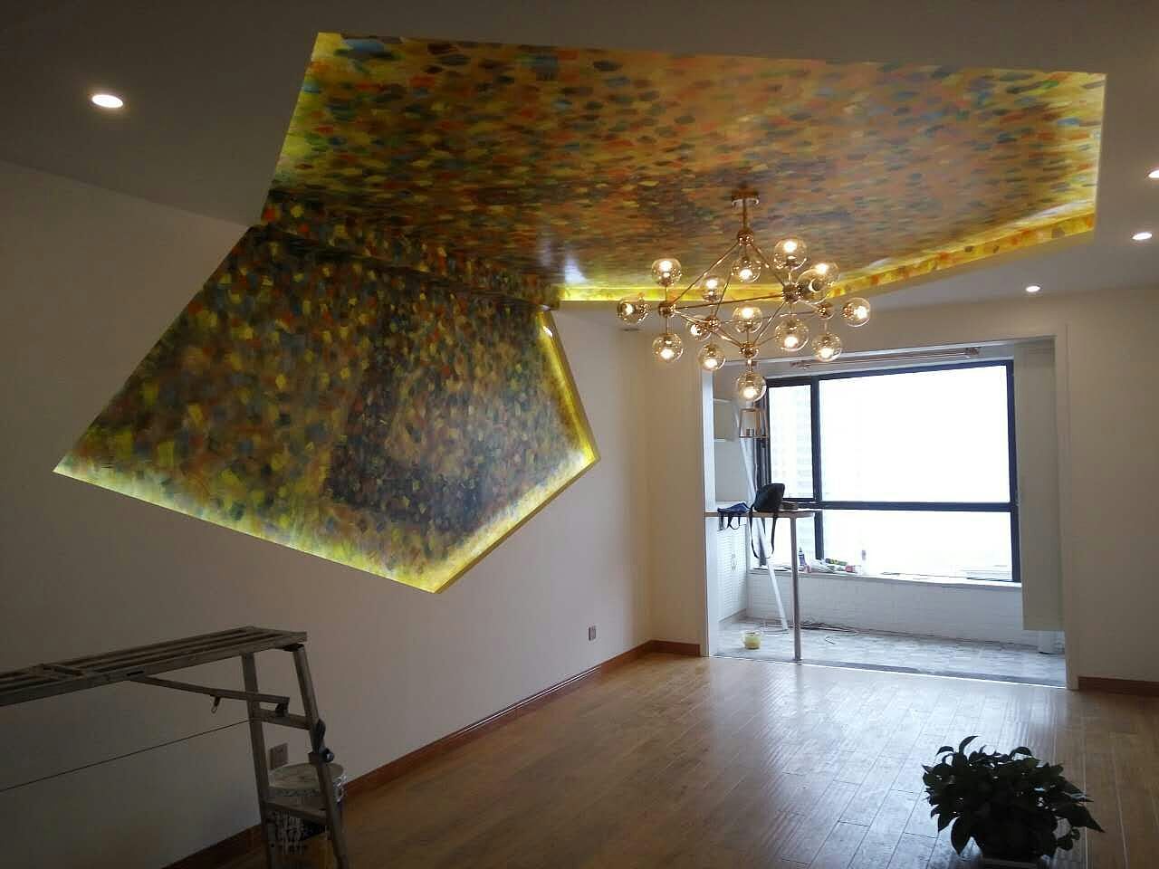 太原手绘墙画在绿地塞 纳公馆给美女业主画的天花顶墙绘