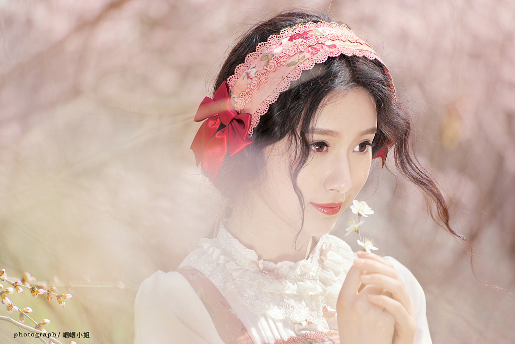 花の季（图ZMjY4NzczNjg=） - 人像摄影 - 站酷设计师摄影师蝈蝈小姐原创素材 - 站酷ZCOOL