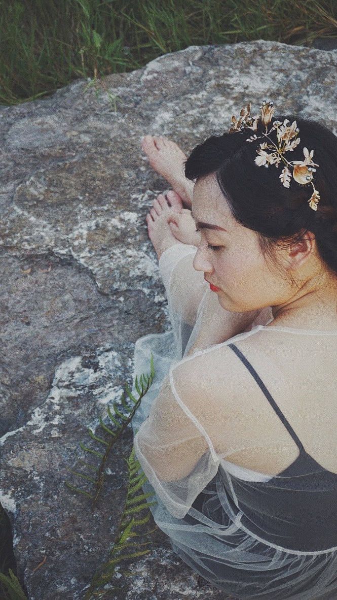 黃昏是我一天中視力最差的時候（圖ZNzE5Mjk5MjA=） - 人像攝影 - 站酷設(shè)計師柒柒Qiii1024原創(chuàng)素材 - 站酷ZCOOL