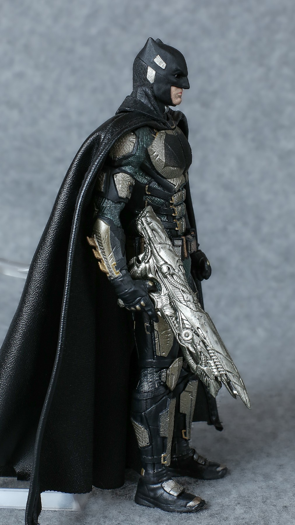 mafex战术装甲蝙蝠侠