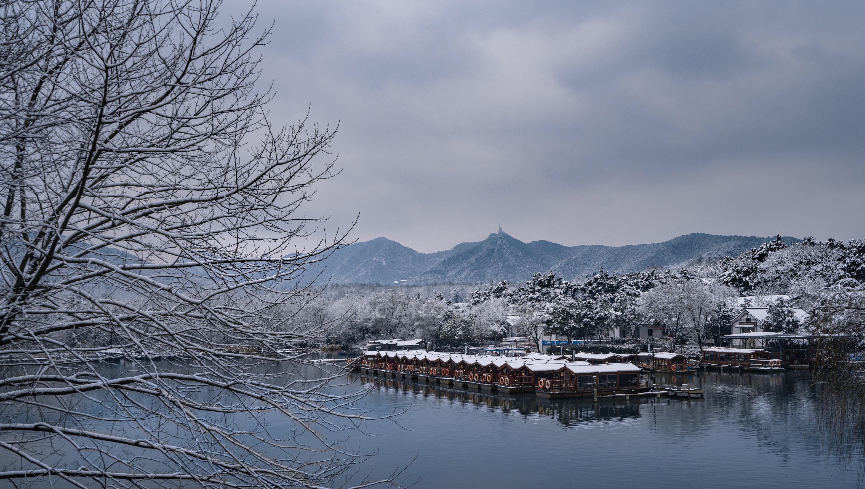 看看古意浓浓的杭州茅家埠雪景吧!