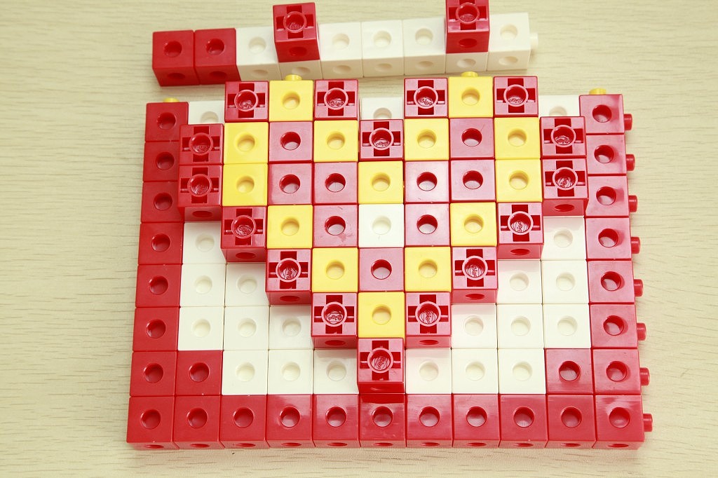 一款简单的玩具组装定格动画制作。