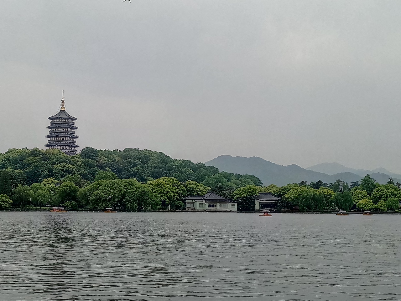 惠州西湖雷峰塔图片
