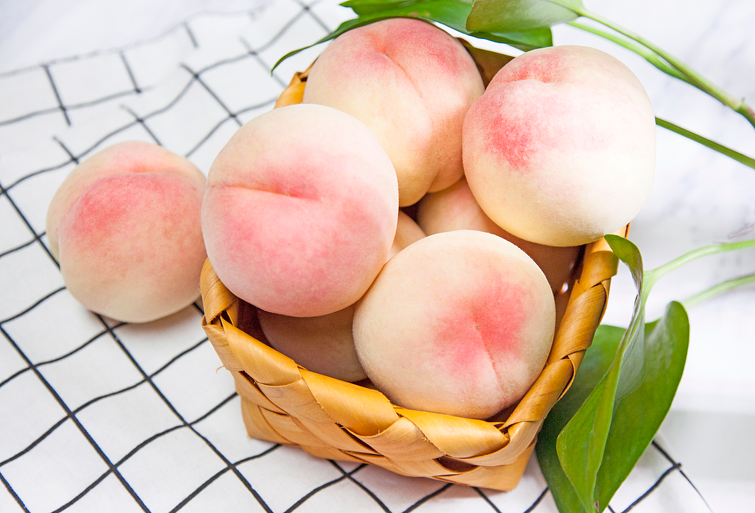 樱桃玫瑰花茶水蜜桃生鲜摄影作品