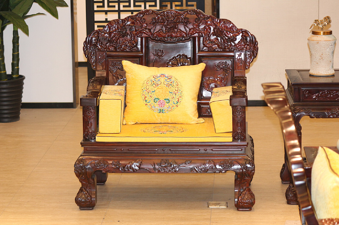老挝大红酸枝红木家具客厅沙发组合七件套价格及图片「中木商网」高清图片,产品效果图,更多木材精美贴图
