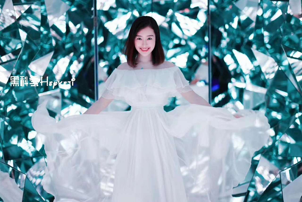 创意互动空间—钻石隧道，抖音在线，了解一下（图ZMTE2NzY0NTAw） - 短片 - 站酷设计师创意互动道具刘原创素材 - 站酷ZCOOL