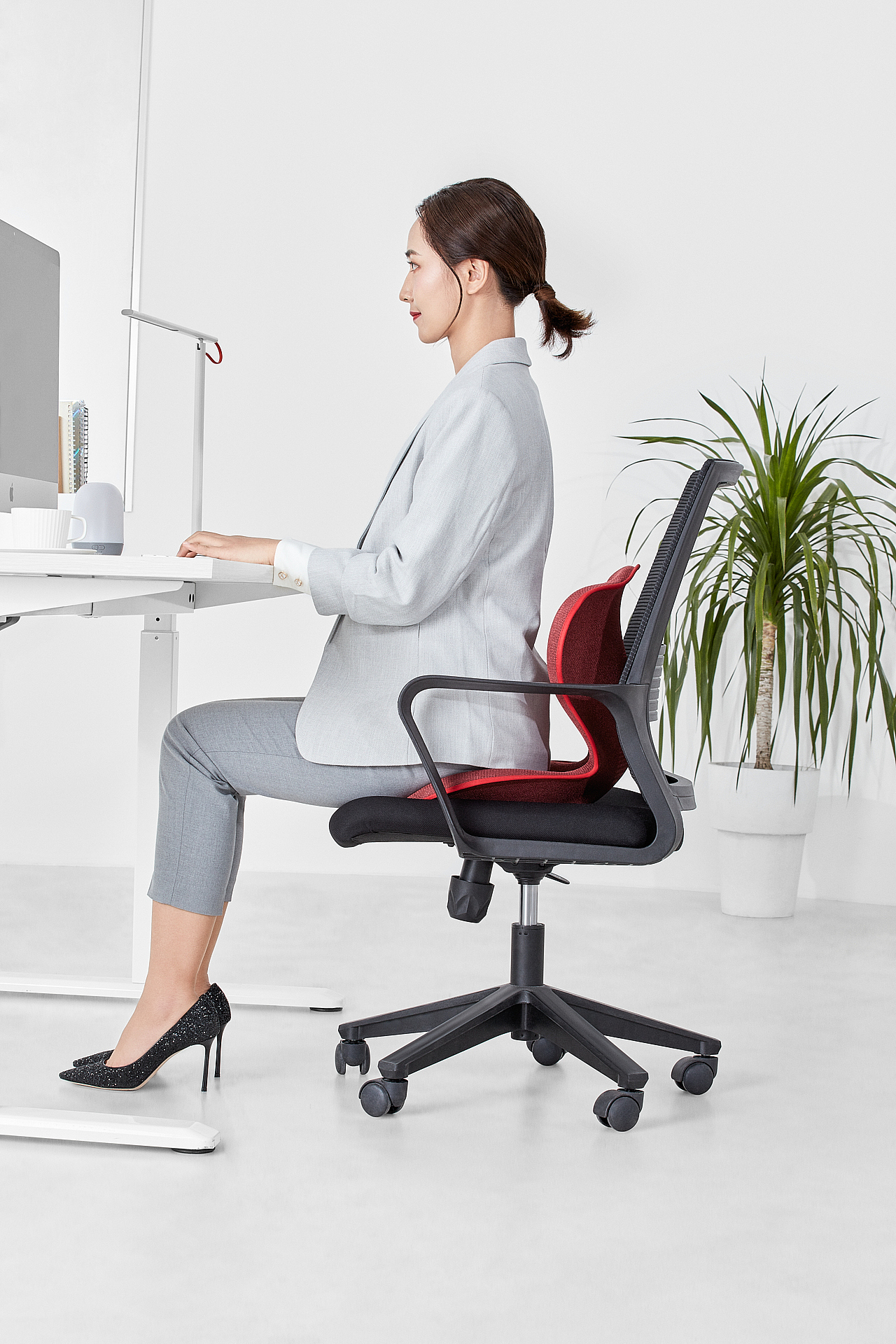 『产品平面』乐班护腰塑形坐垫 X 叔的片（图ZMjQ5MzY3MDI4） - 产品摄影 - 站酷设计师叔的片原创素材 - 站酷ZCOOL