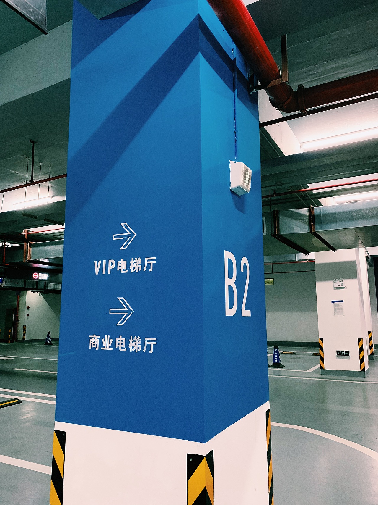 奋发设计分享广州颐德中心大厦导视系统设计