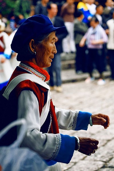 这一世,转山转水转佛塔,不为修来世,只为途中与你相见 —— 丽江束河