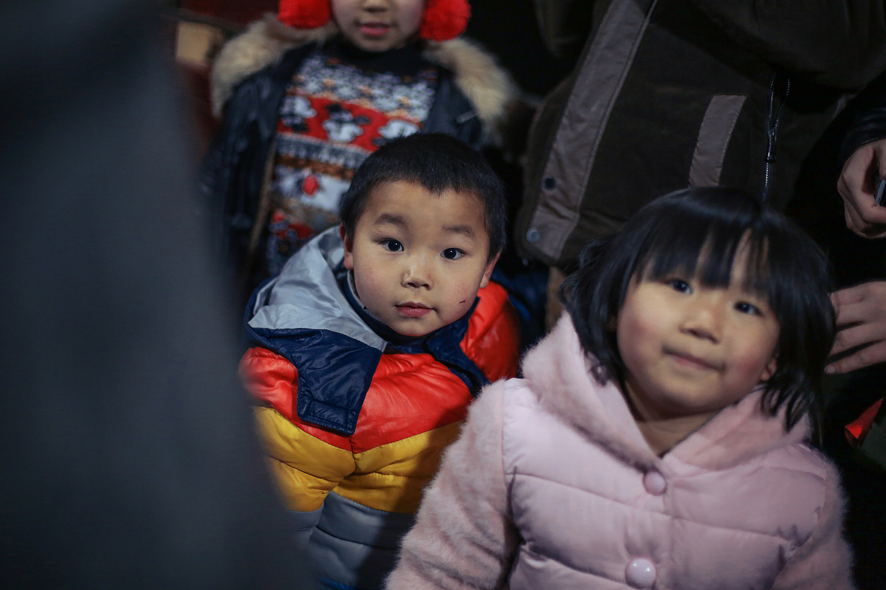 小孩子活力真大
