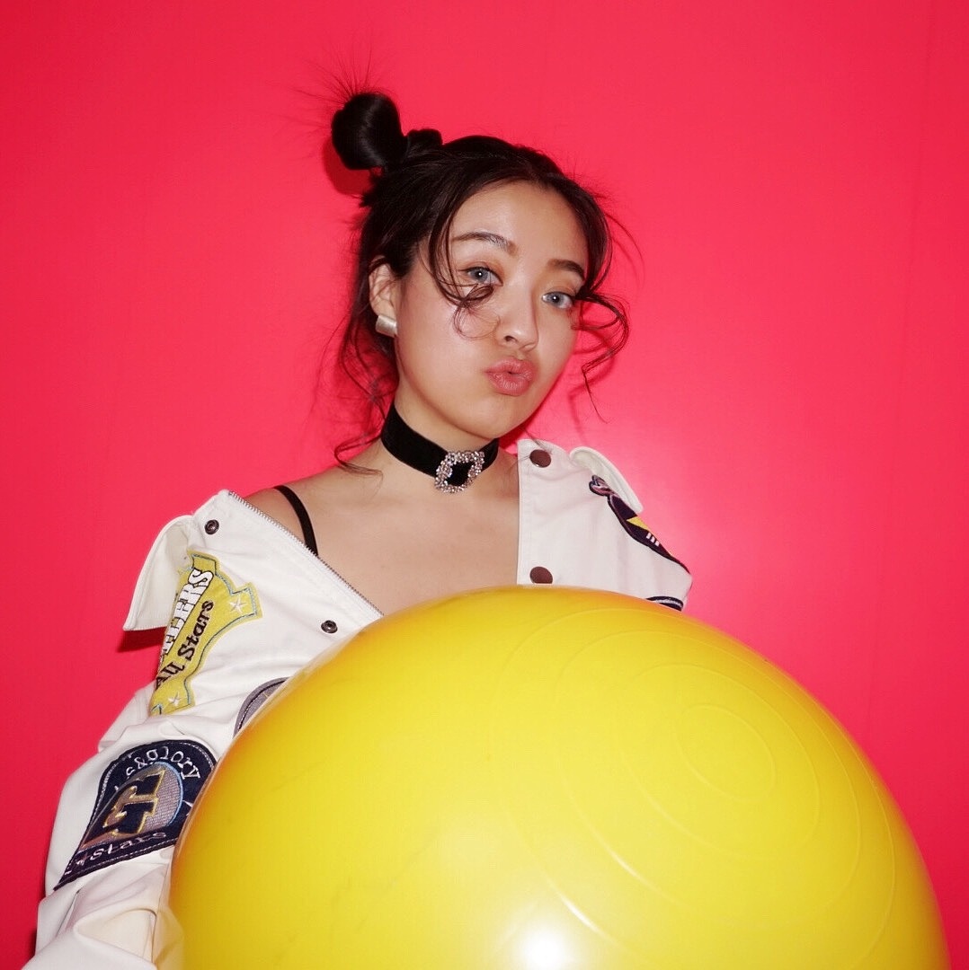 小小兔姐姐吃榴莲