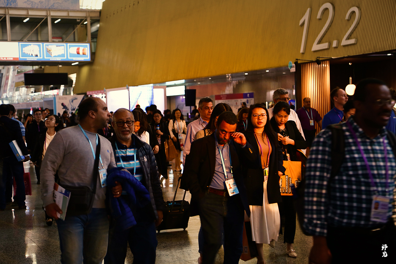 广交会人像《颜色的画者》