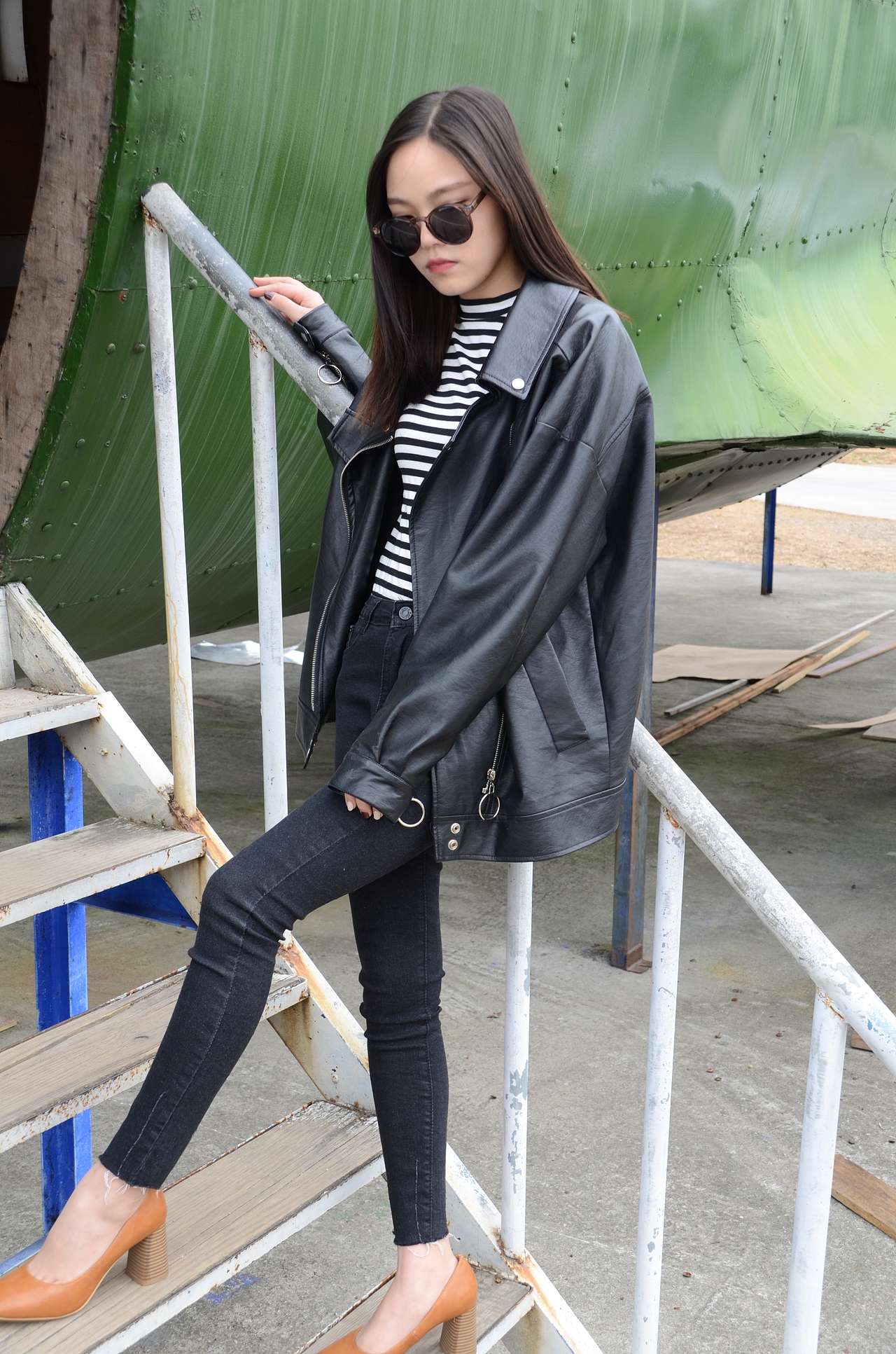 她街拍（图ZOTY1NjUyNDQ=） - 人像摄影 - 站酷设计师爱摄影的五花肉原创素材 - 站酷ZCOOL