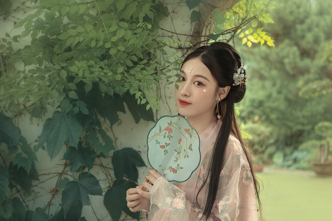 立秋，关于荷的梦游（图ZMjY1NzQyMjI4） - 人像摄影 - 站酷设计师清晨微微蓝原创素材 - 站酷ZCOOL