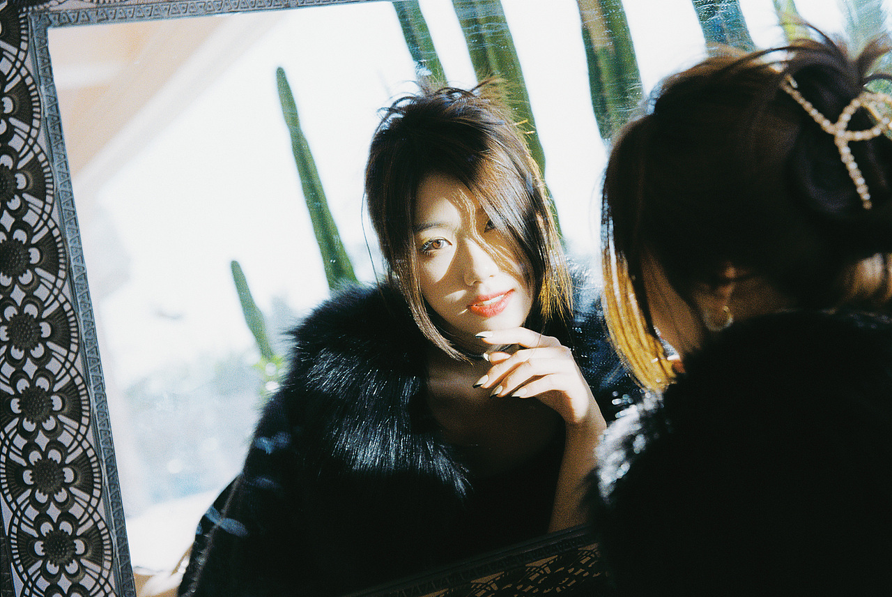 情绪风胶片🎞️（图ZMjkzNDM4Nzg0） - 人像摄影 - 站酷设计师栩Film原创素材 - 站酷ZCOOL