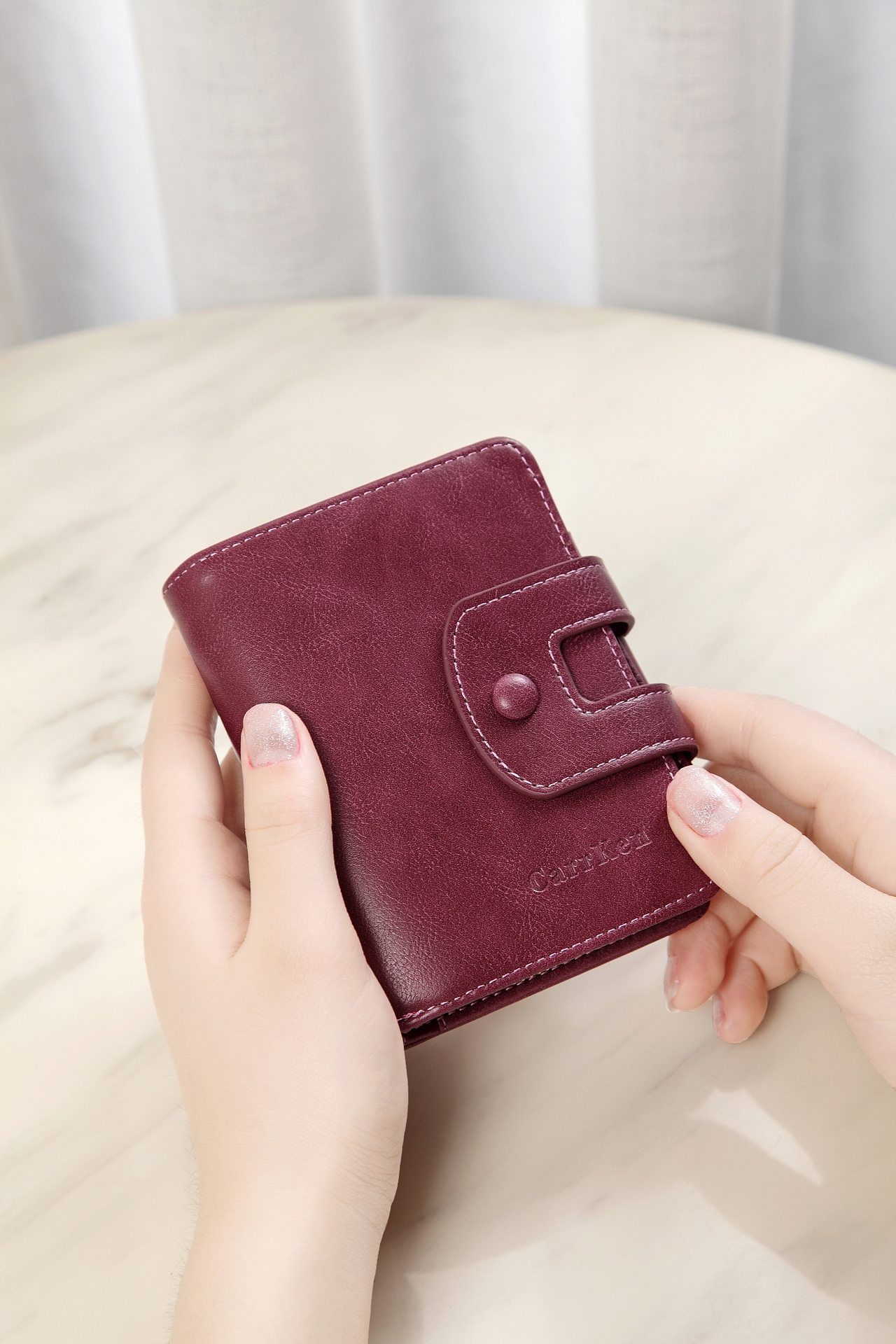 时尚女包摄影 钱包卡包拍照 模特场景拍摄 网拍图片（图ZMjE1NDMxNTY0） - 产品摄影 - 站酷设计师广州集映视觉摄影原创素材 - 站酷ZCOOL