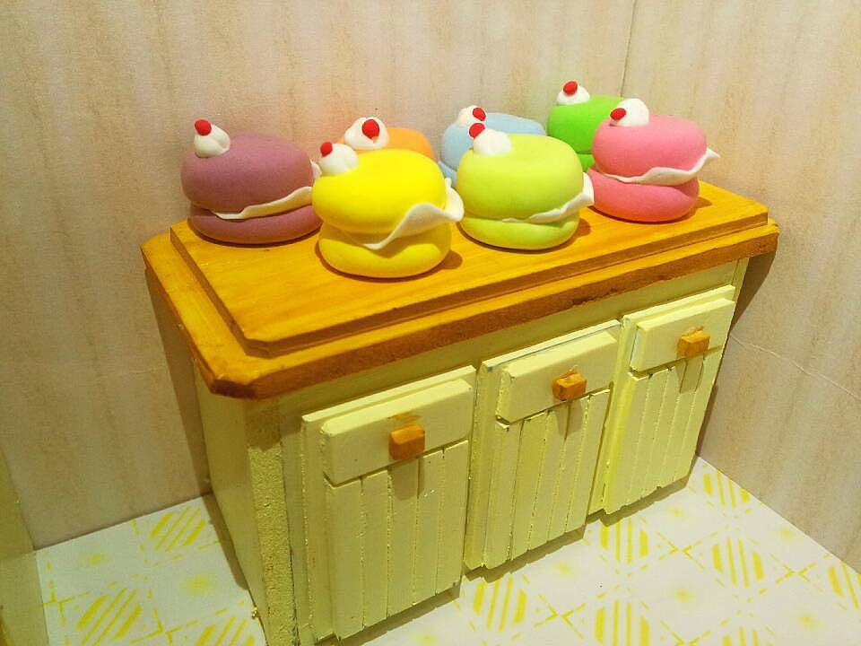 玛德莲娜糕点店橱窗展示团队合作