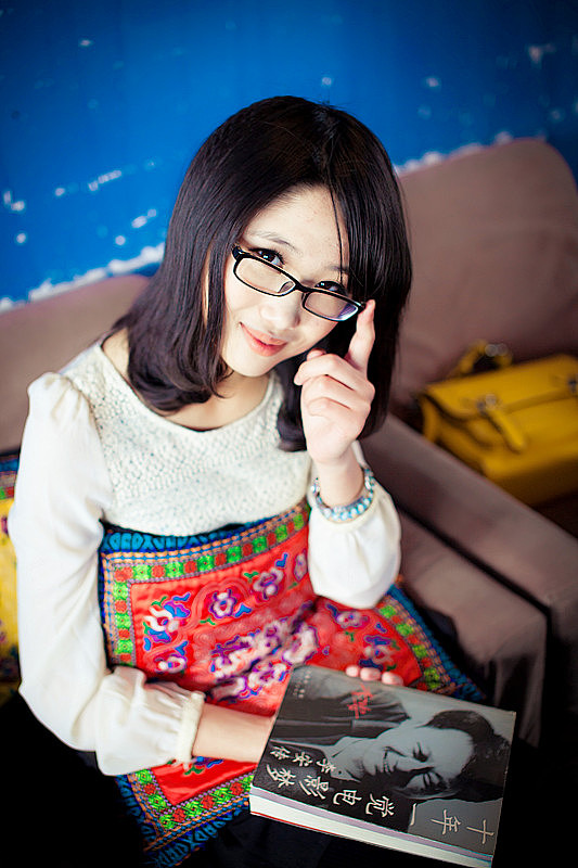 咖啡厅-青涩女孩