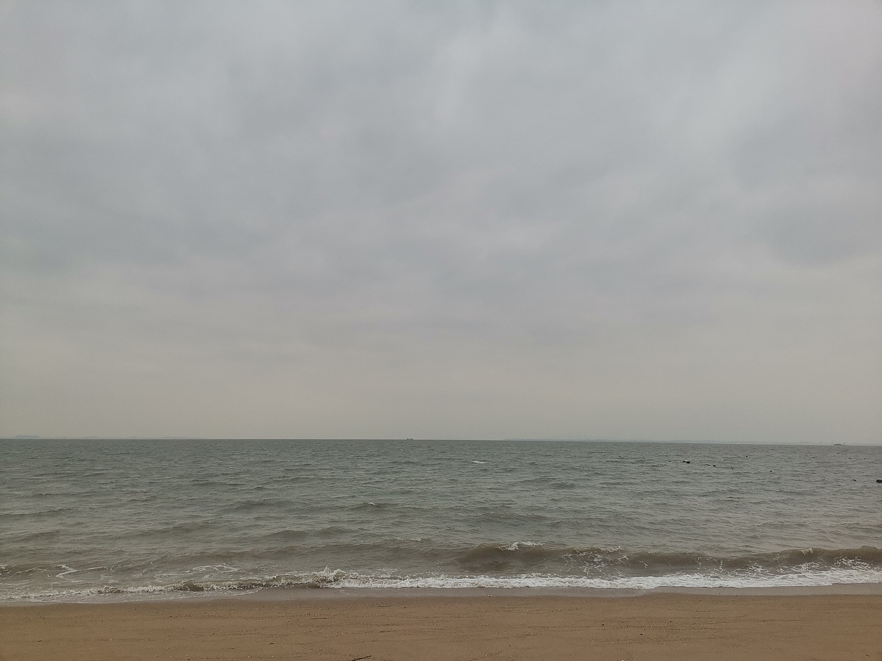 白云，蓝天，海洋，沙滩