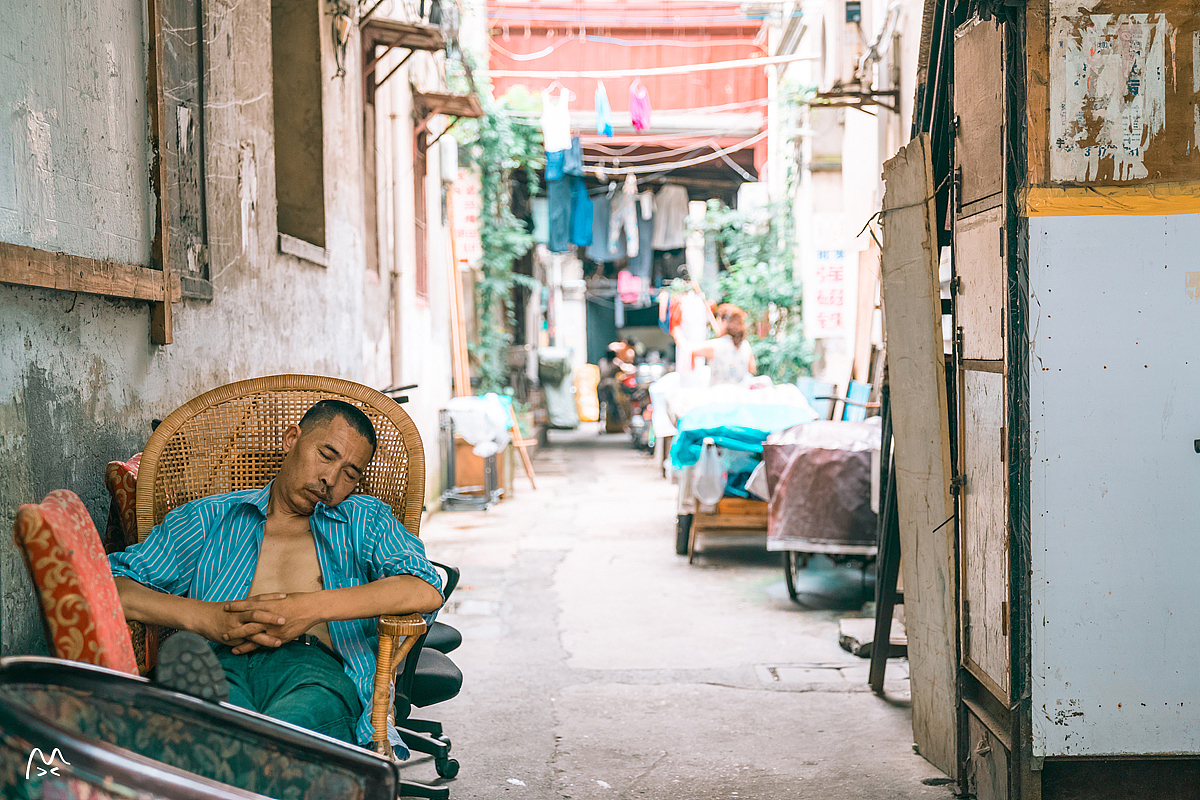 行走在上海的大街小巷