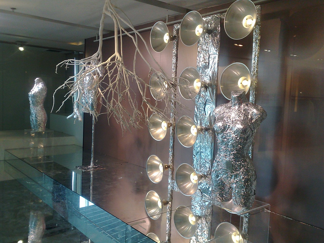 櫥窗美陳設(shè)計(jì)（圖ZMzYyODA0ODg=） - 展陳設(shè)計(jì) - 站酷設(shè)計(jì)師cody79原創(chuàng)素材 - 站酷ZCOOL