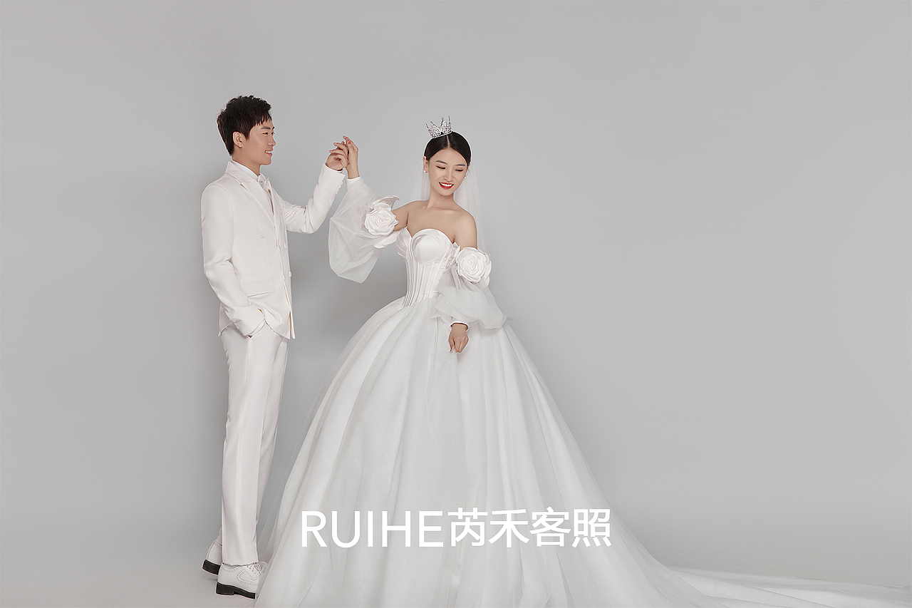 光影氛围感婚纱照，少女裙摆氤氲着清澈温柔（图ZMjc1ODM1MDA4） - 婚礼摄影 - 站酷设计师遇见YUJIAN原创素材 - 站酷ZCOOL