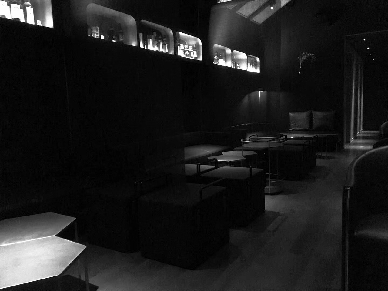 拍摄黑暗酒吧案例（图ZMTk4NDU5NTI0） - 宣传物料 - 站酷设计师摄影师樊玉亮原创素材 - 站酷ZCOOL