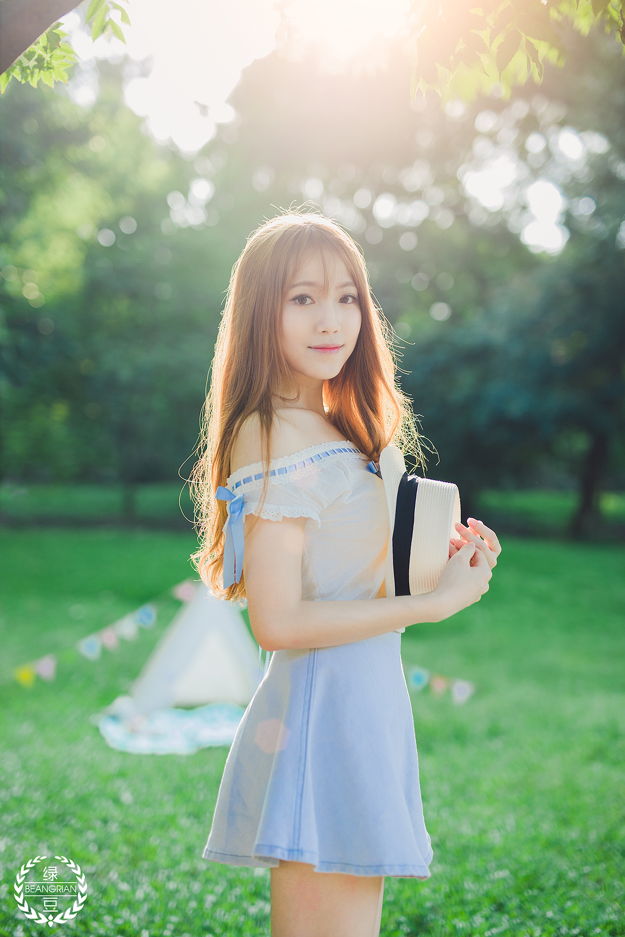 阳光下的少女（图ZNTUwMzEzOTI=） - 人像摄影 - 站酷设计师绿豆1111原创素材 - 站酷ZCOOL