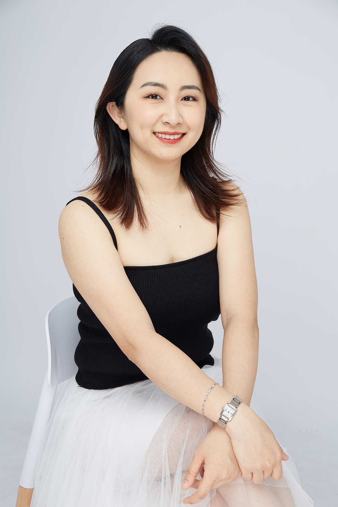 一个小姐姐的职业形象照美容机构美女职业形象照微胖男孩也可以很酷哈