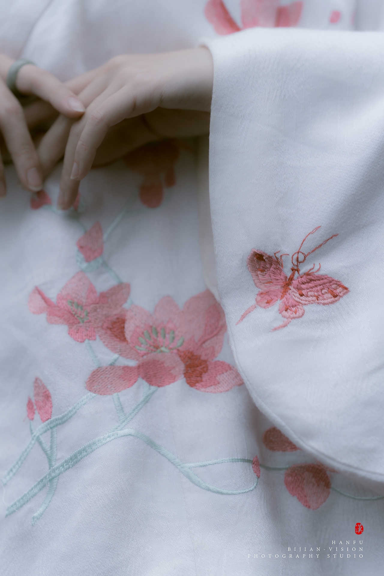 汉服之竹林小径（图ZMjMwNjQ3Njky） - 人像摄影 - 站酷设计师比间绘影原创素材 - 站酷ZCOOL