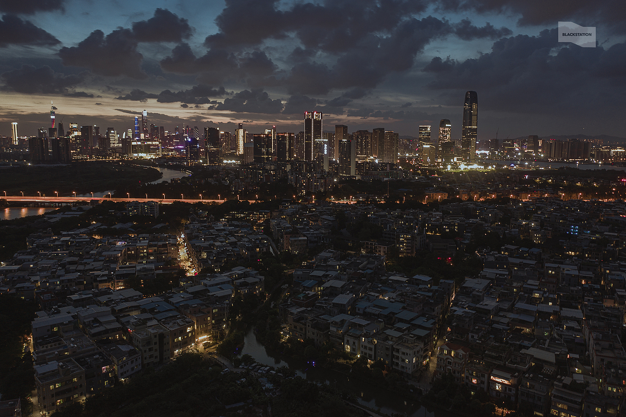 忽明忽暗 · 城中烟火 / 广州城中村主题系列 I