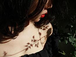 你在人群中發(fā)光，我的小地方也有光亮。