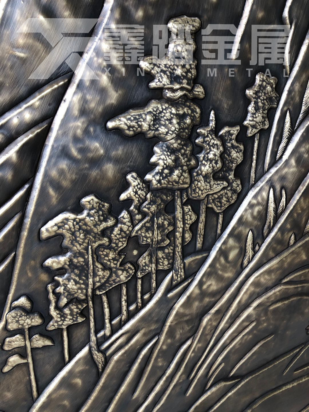 手工锻打黄铜做旧浮雕壁画 浮雕形态微妙微翘栩栩如生