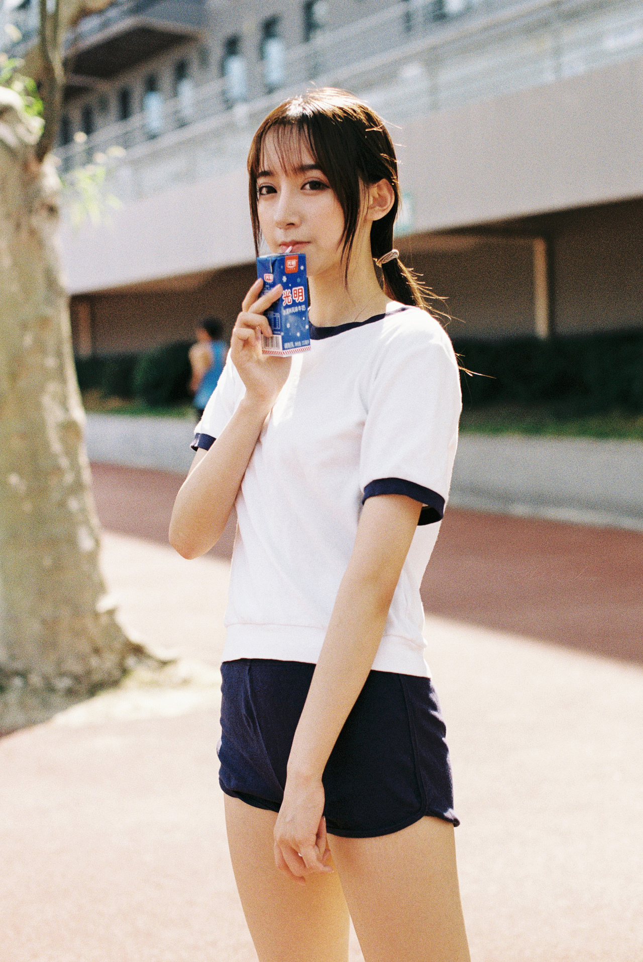 这城市风总是很大