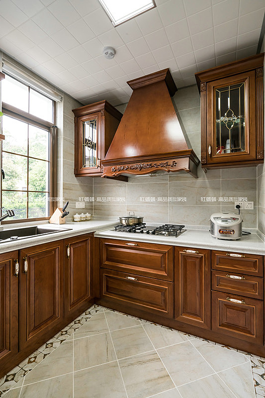 红蚂蚁装饰美式风格