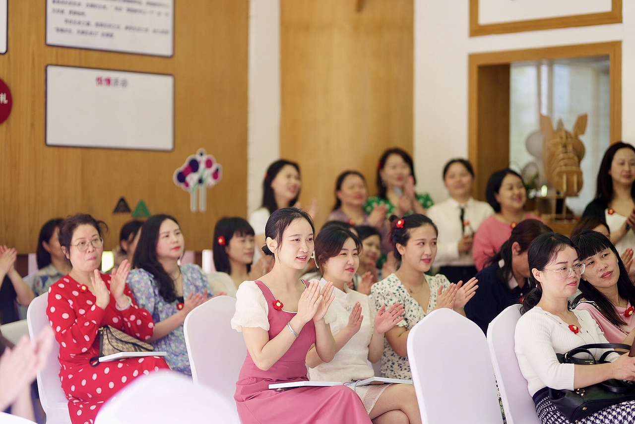 大汉小学班主任节-上（图ZMjU3OTI1MTQw） - 人文/纪实摄影 - 站酷设计师六月爸爸原创素材 - 站酷ZCOOL
