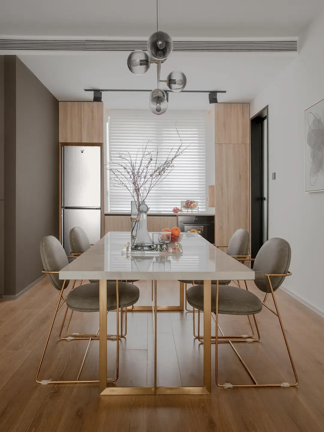 140㎡现代简约风格新房装修，多功能房格外温馨