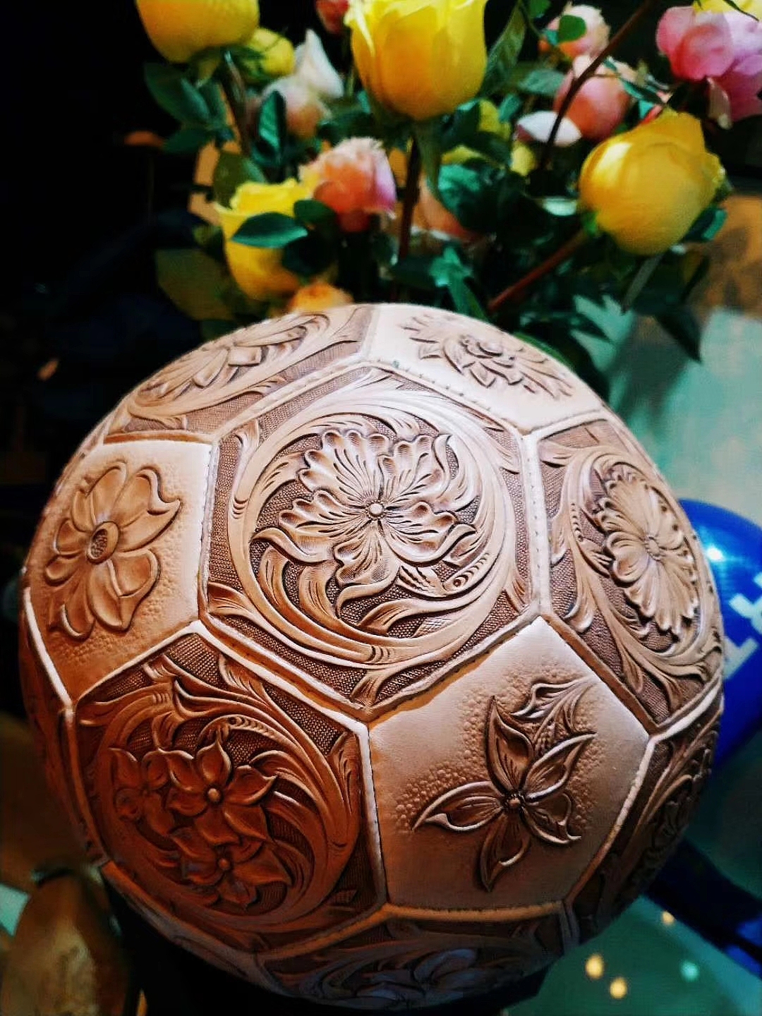 手工皮雕足球（图ZMTUwNDMxNzA4） - 工艺品设计 - 站酷设计师circle皮雕手作理原创素材 - 站酷ZCOOL