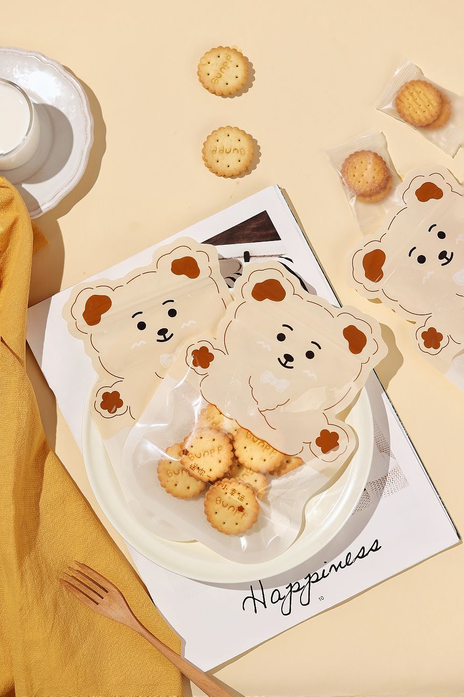 烘焙摄影|卡纸风饼干包装袋拍摄（图ZMzE5NTA0MDUy） - 产品摄影 - 站酷设计师大酒酒原创素材 - 站酷ZCOOL