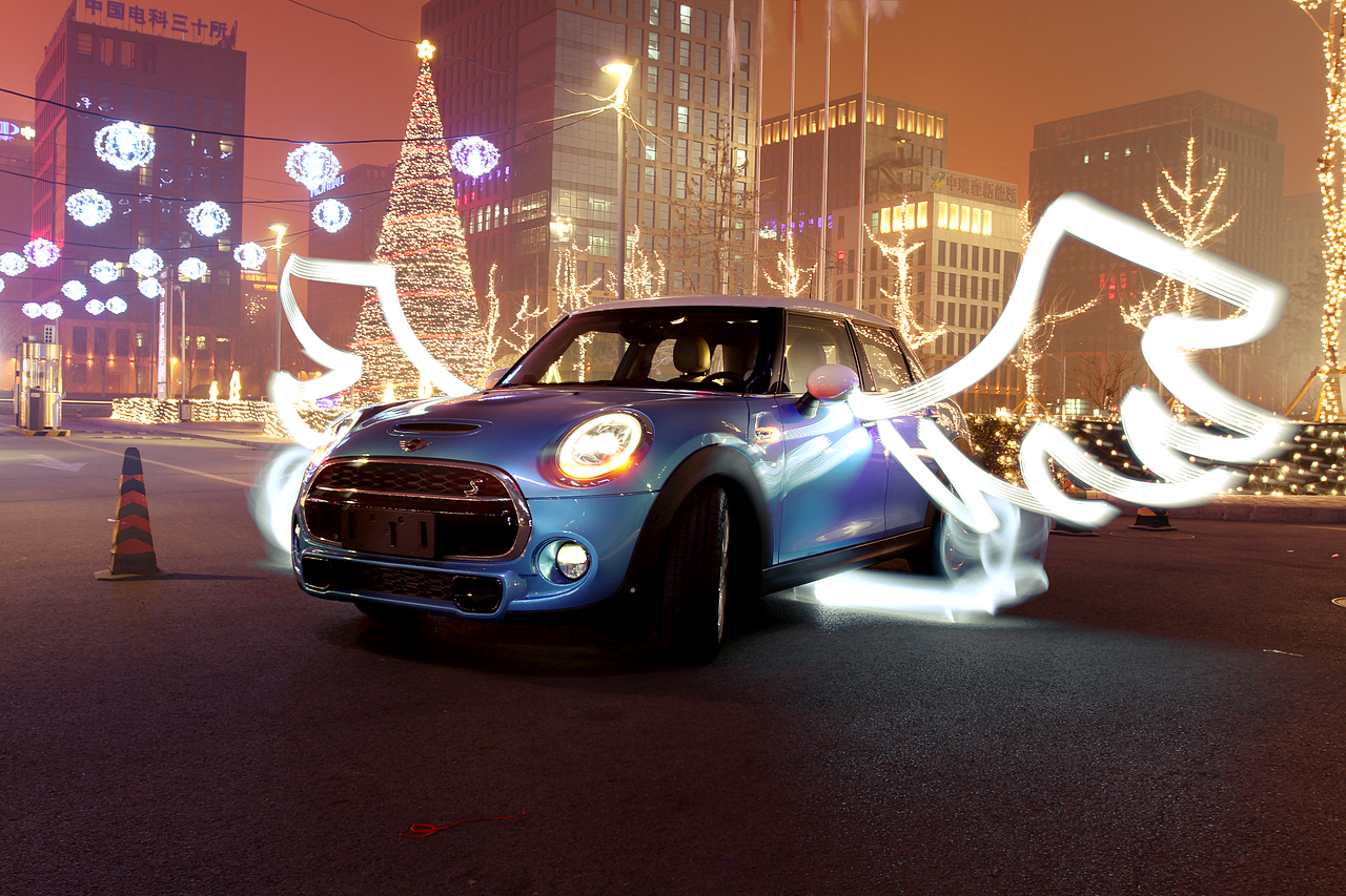 这辆Mini实在太骚了!!!Mini闪耀跨年~光影涂鸦
