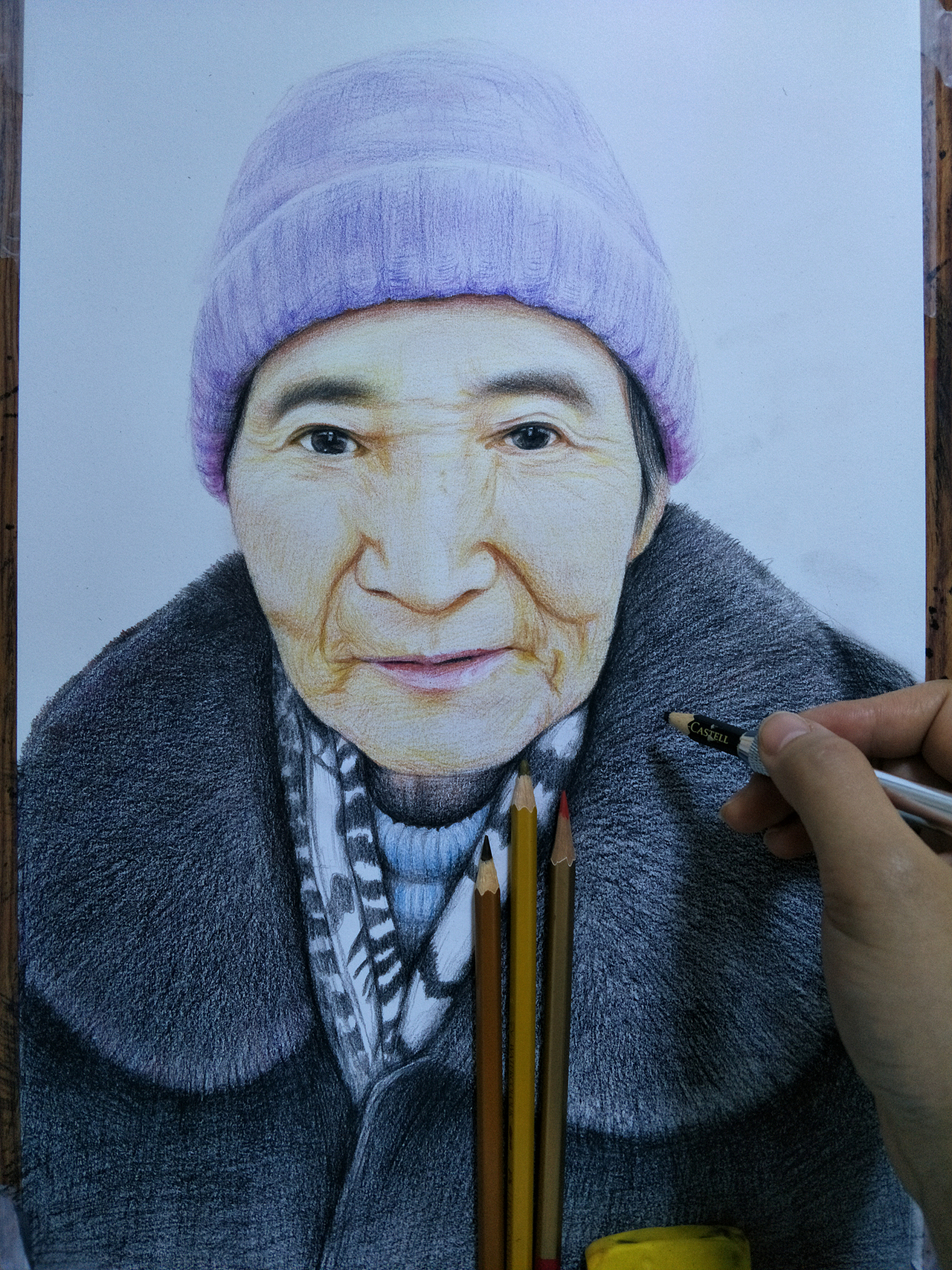 彩铅手绘老人肖像画---叶青（过程）（图ZNzE5NjQxMjQ=） - 绘画 - 站酷设计师yeqingms原创素材 - 站酷ZCOOL