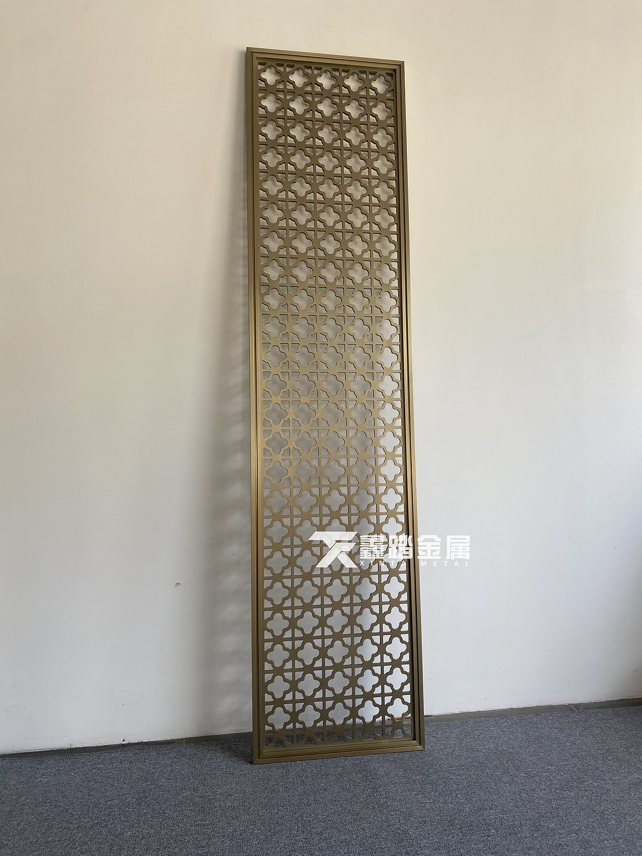 高档西餐厅铝板镂空雕花隔断 家装玄关铝艺雕花屏风