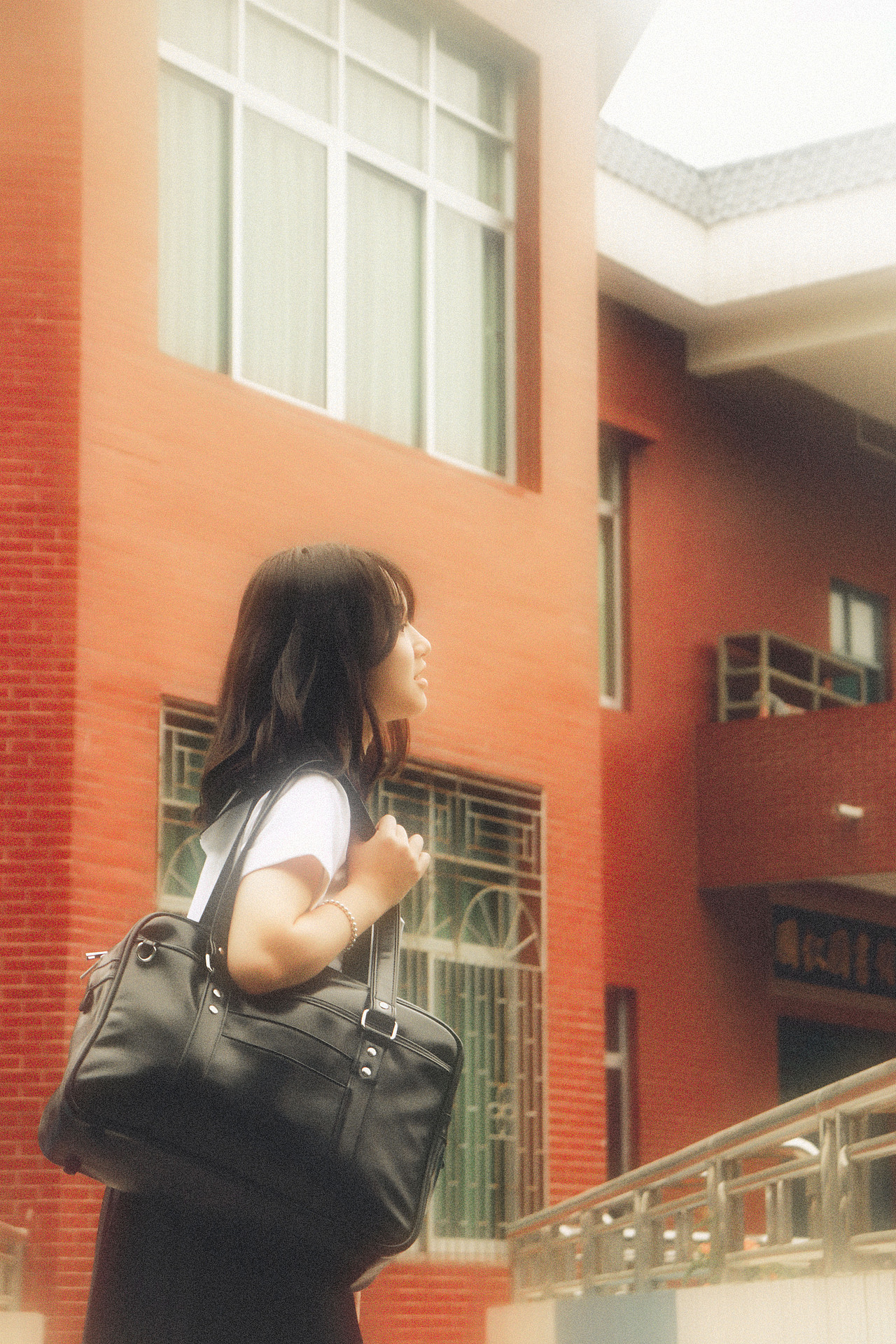 落叶与秋（图ZMTgxNDgzOTEy） - 人像摄影 - 站酷设计师夏河马原创素材 - 站酷ZCOOL