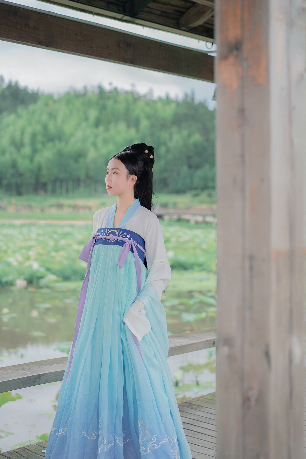 荷花池（图ZMjU5MzgzMzYw） - 人像摄影 - 站酷设计师辰风学长原创素材 - 站酷ZCOOL