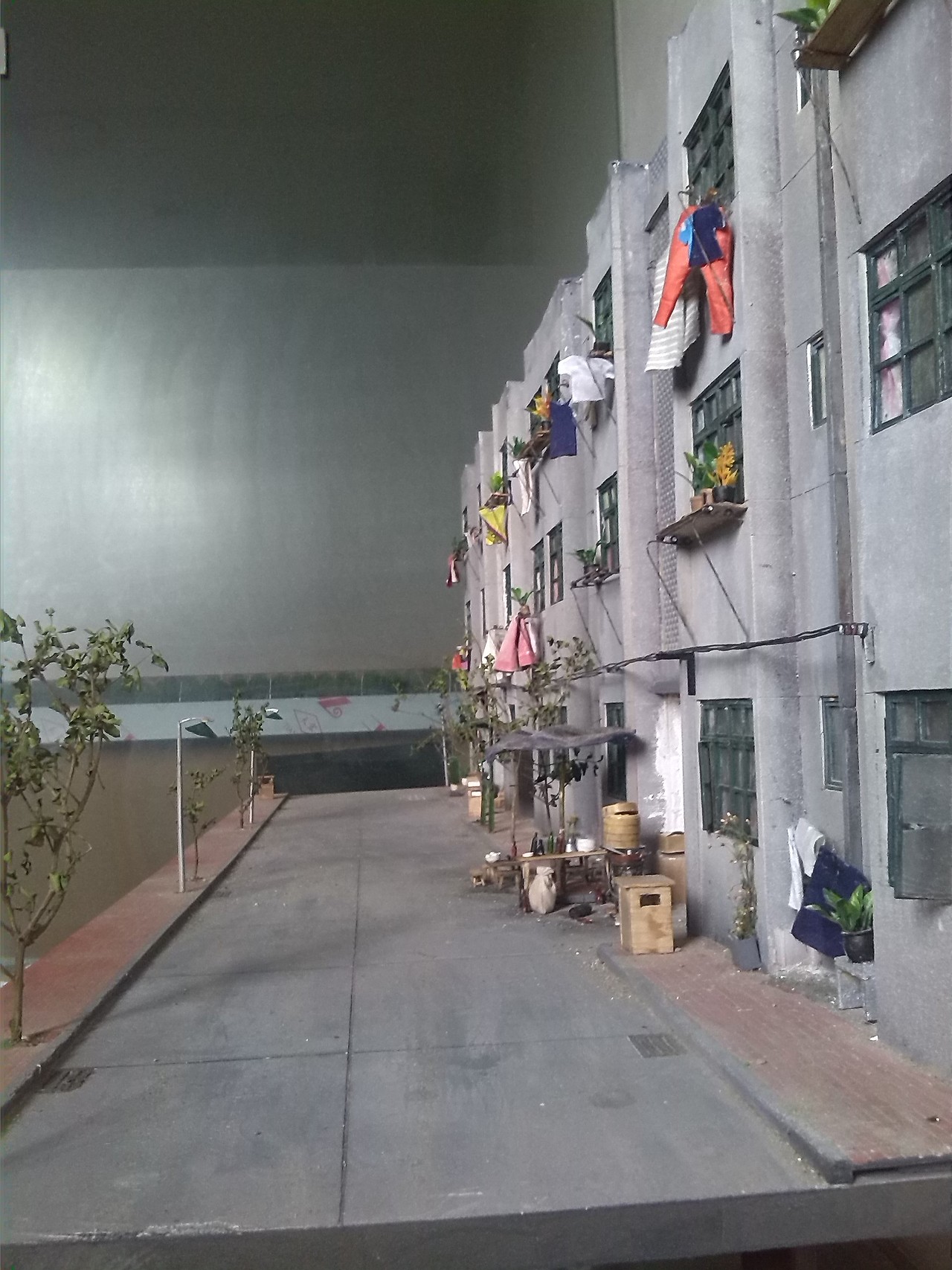 《艺术民工的“家属院魔法”》