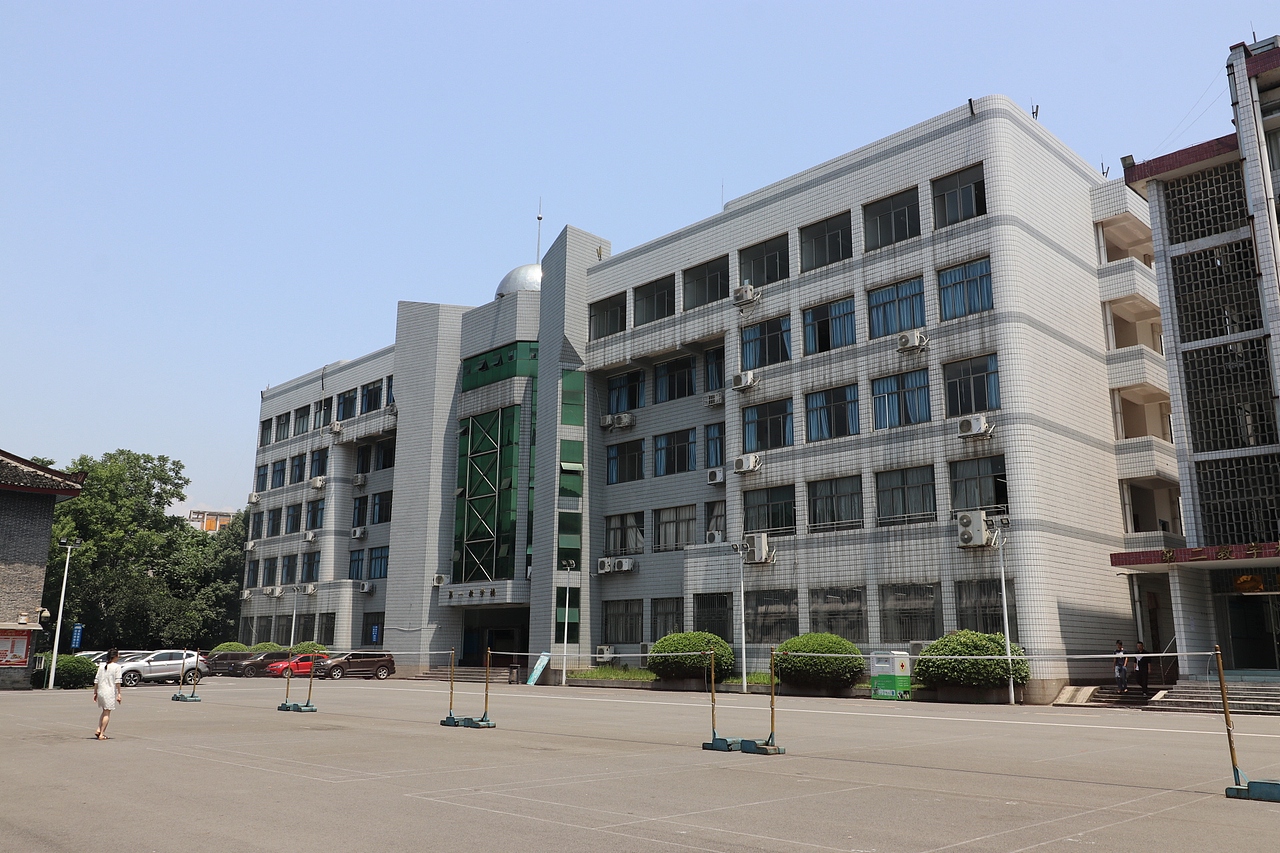 吉首大学（图ZMTMzMjE1MjUy） - 风光摄影 - 站酷设计师梦醒时分sr原创素材 - 站酷ZCOOL