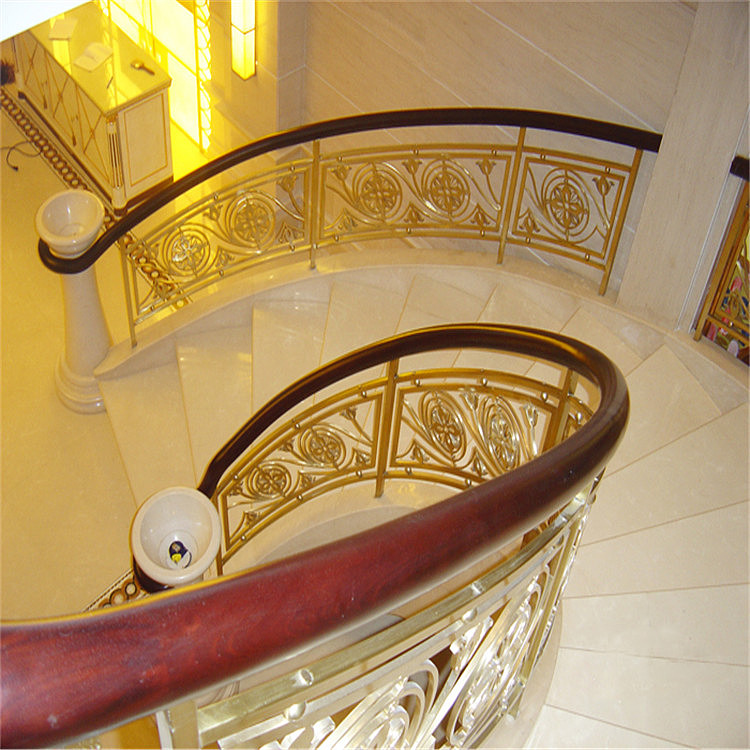 山东铜板雕刻护栏 旋转铜楼梯镀金护栏艺术特征
