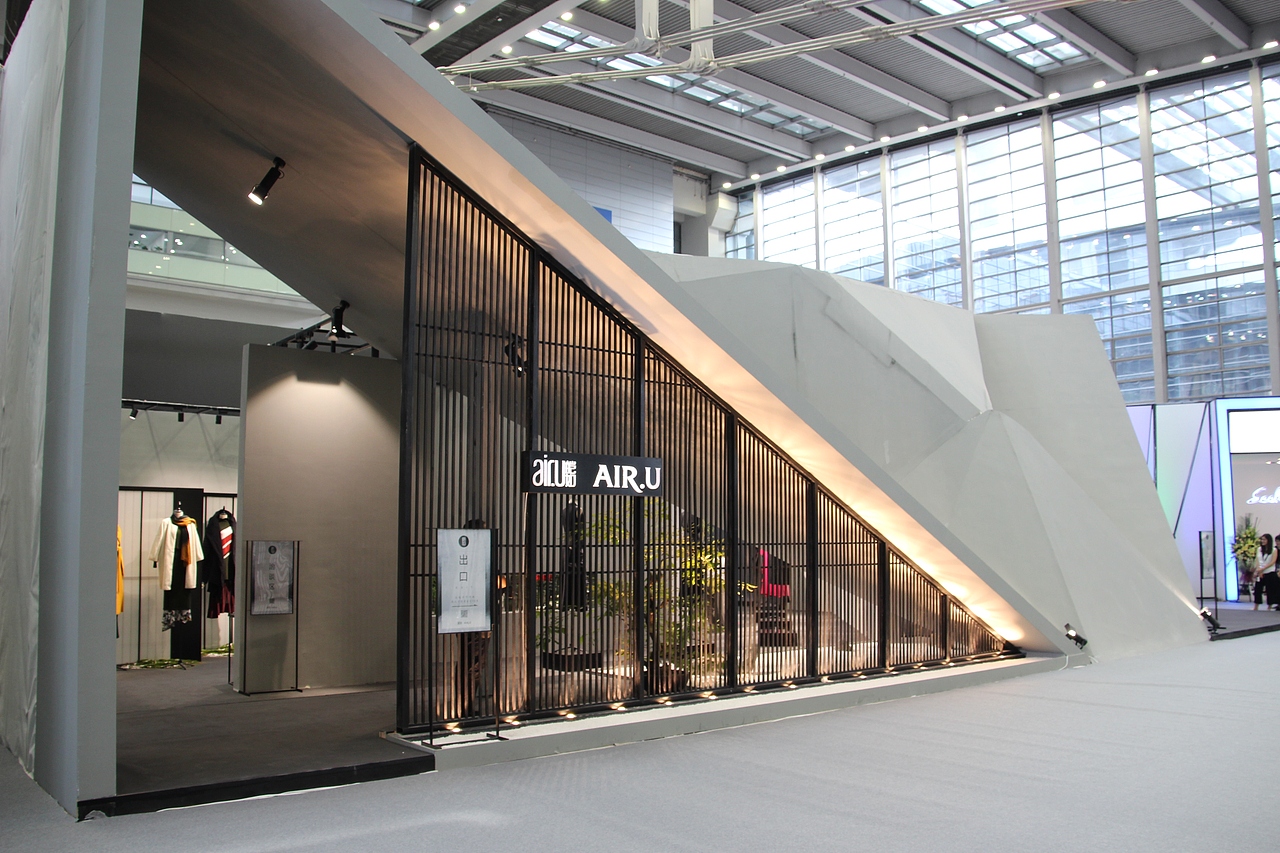 AIR.U皑如品牌馆商业展示设计（图ZMTA3Nzg5MTE2） - 展陈设计 - 站酷设计师莫季燊原创素材 - 站酷ZCOOL
